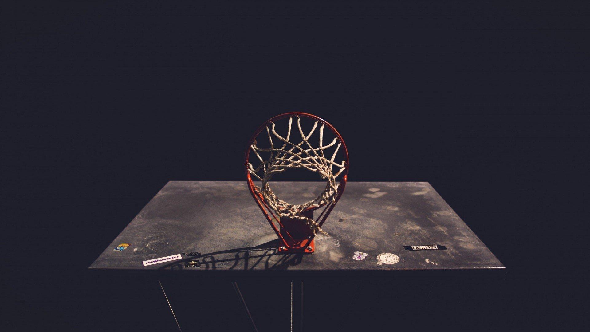 姆巴佩10号球衣195欧元高价仍挡不住球迷狂热，巴黎商店排长龙